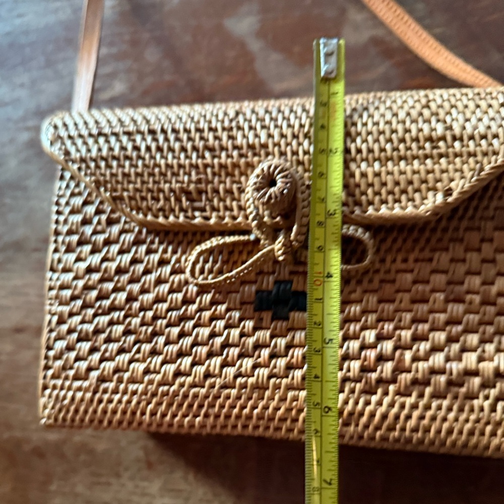 Street Level Rattan Box Crossbody Bag - Picture 12 of 12